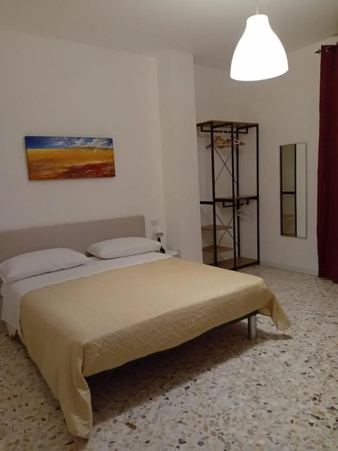 Tre Camere Al Centro Di Napoli 0*, Naples