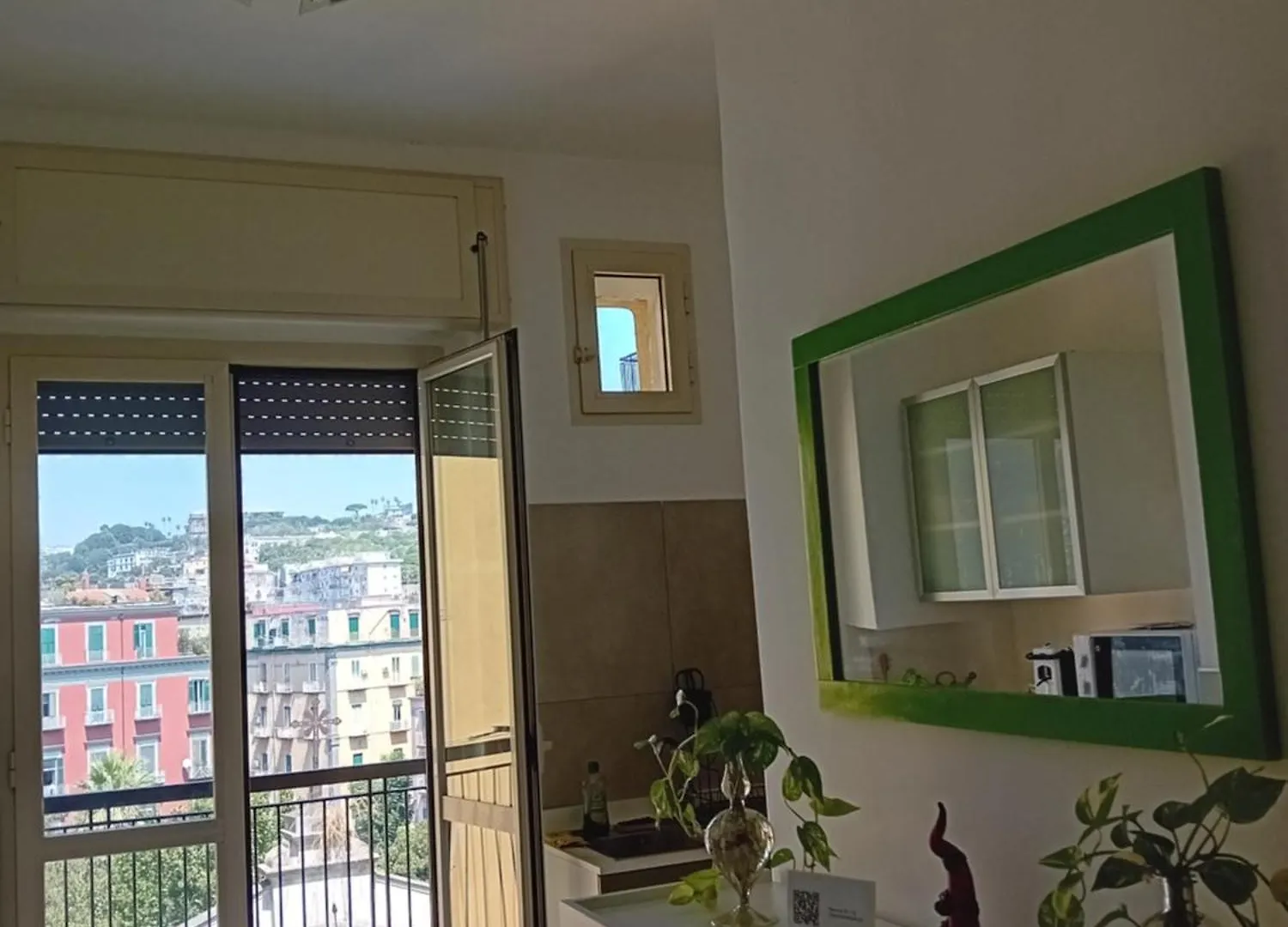 Guest house Tre Camere Al Centro Di Napoli Italy